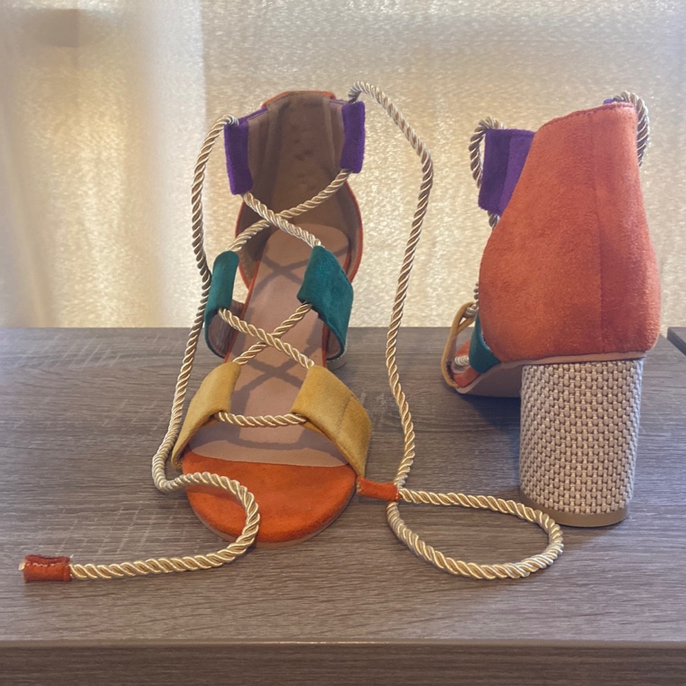 Multicolored round heeled sandals
